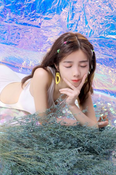0时的她